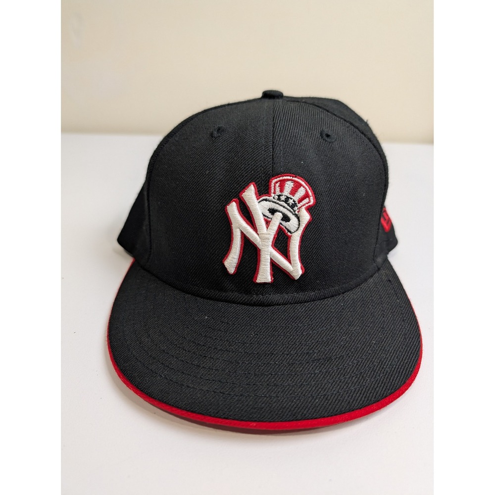 New Era New York Yankees Fitted Hat‎ Mens 7 1/8 Black Red Top Hat 59FIFTY MLB